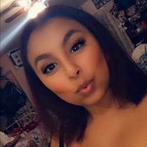 Meet your Posher, Selena